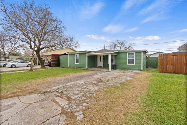 1330 15th Street 1, Galena Park, TX 77547