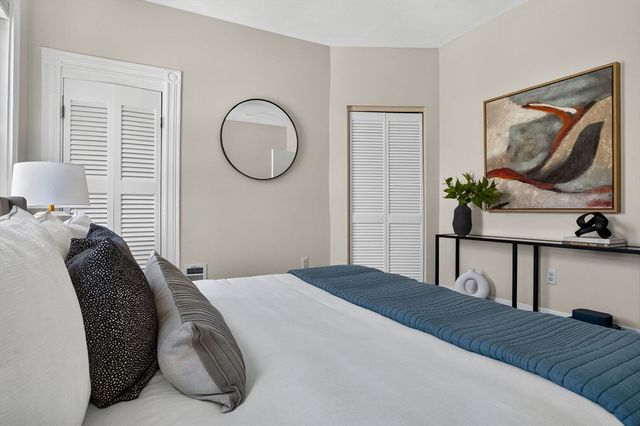 6 Kenney St B, Boston, MA 02130