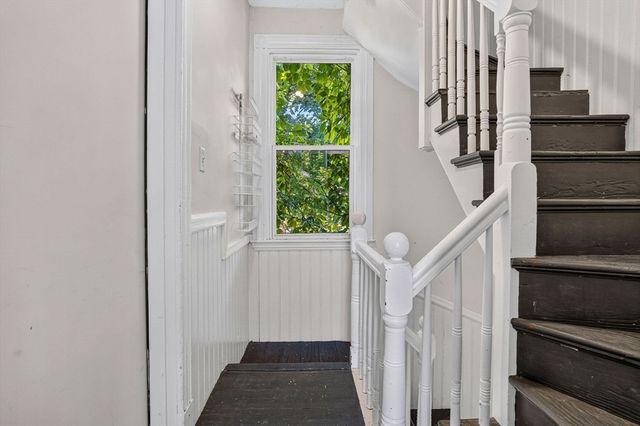 6 Kenney St B, Boston, MA 02130