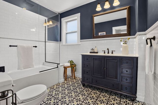 6 Kenney St B, Boston, MA 02130