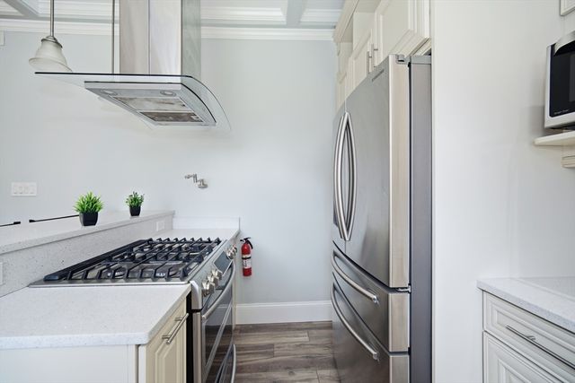 63 Orange St, Chelsea, MA 02150