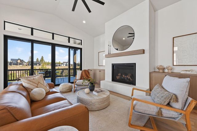 3448 NW Sullivan Avenue Lot 243, Bend, OR 97703