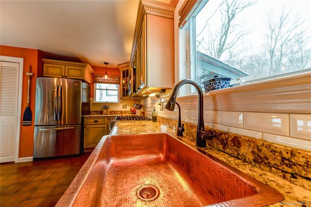 7 Nicholas Street, Port Jefferson, NY 11777