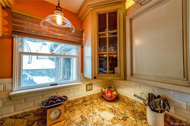 7 Nicholas Street, Port Jefferson, NY 11777