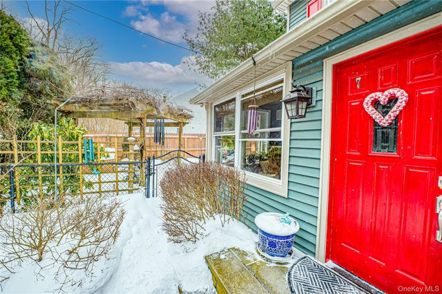 7 Nicholas Street, Port Jefferson, NY 11777