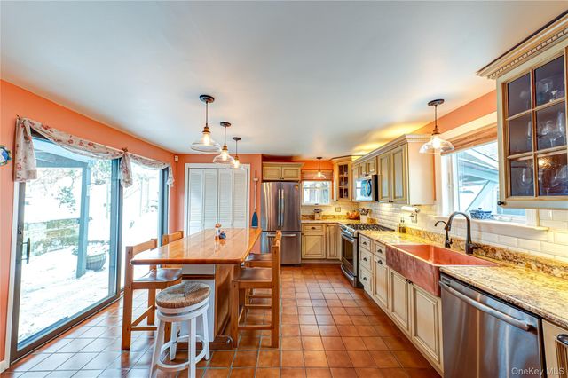 7 Nicholas Street, Port Jefferson, NY 11777