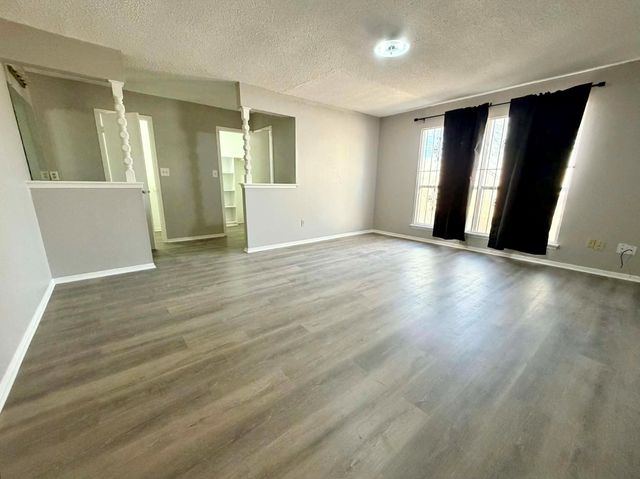 6534 Briar Glade Drive, Houston, TX 77072