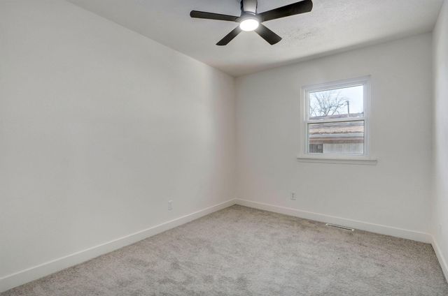 1017 E Mcclernon Street, Springfield, MO 65803