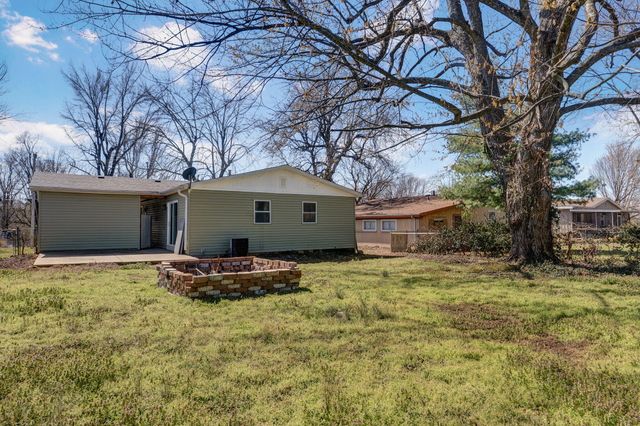 1017 E Mcclernon Street, Springfield, MO 65803