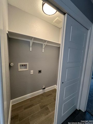 935 CANTON, San Antonio, TX 78202