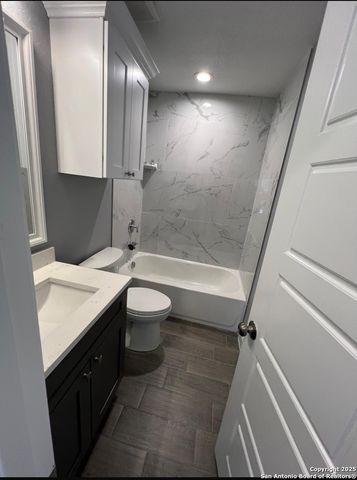 935 CANTON, San Antonio, TX 78202