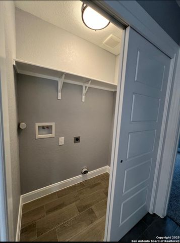 935 CANTON, San Antonio, TX 78202