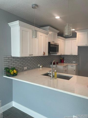 935 CANTON, San Antonio, TX 78202