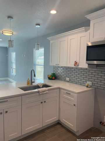 935 CANTON, San Antonio, TX 78202