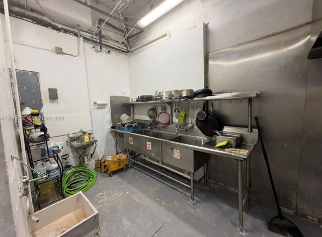 8726 NW 26 Street 18, Doral, FL 33172
