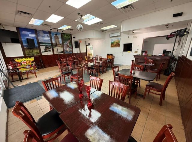 8726 NW 26 Street 18, Doral, FL 33172