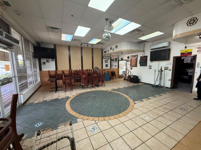 8726 NW 26 Street 18, Doral, FL 33172
