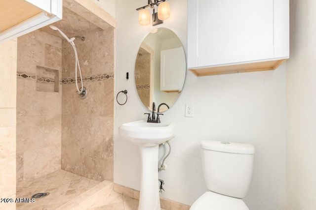 2023 W CLARENDON Avenue, Phoenix, AZ 85016