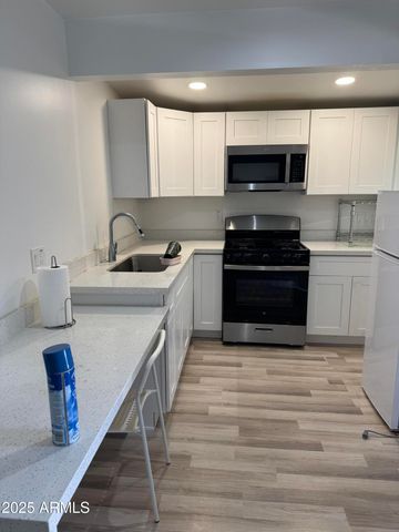 2023 W CLARENDON Avenue, Phoenix, AZ 85016