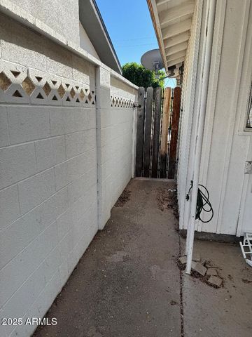 2023 W CLARENDON Avenue, Phoenix, AZ 85016