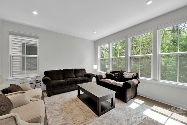 336 Twinflower Lane, Charlotte, NC 28205