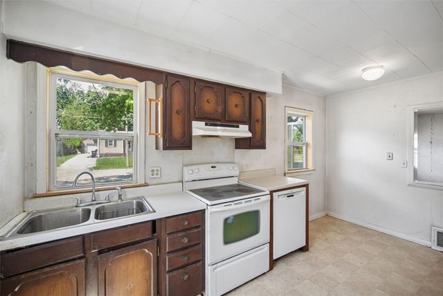 2521 57th Street, Des Moines, IA 50310
