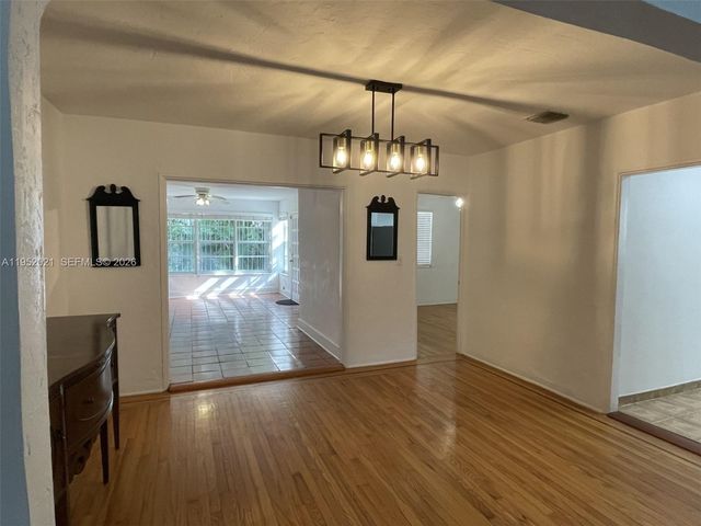 1650 SW 21st St ., Miami, FL 33145