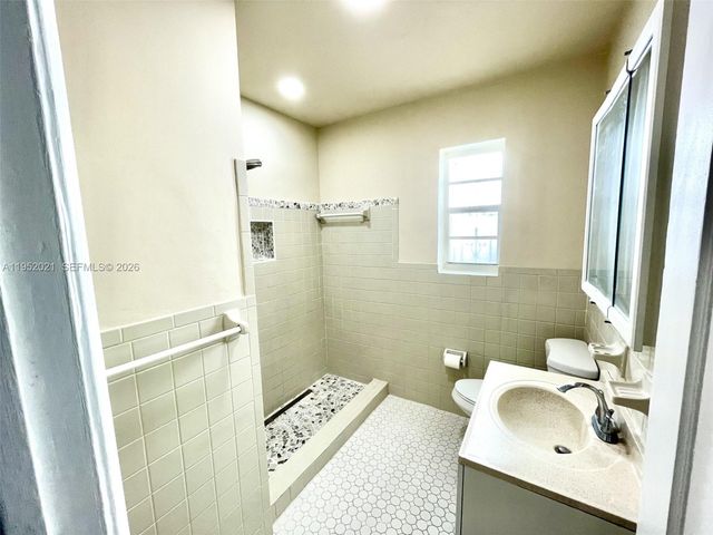 1650 SW 21st St ., Miami, FL 33145