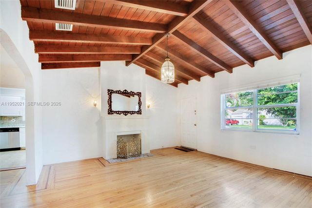 1650 SW 21st St ., Miami, FL 33145