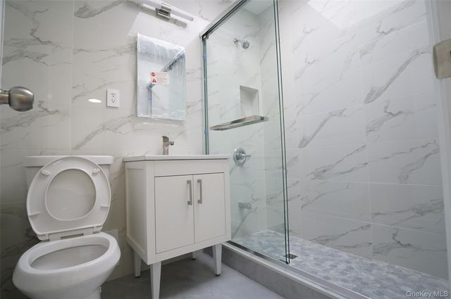 16011 84th Road, Jamaica Hills, NY 11432