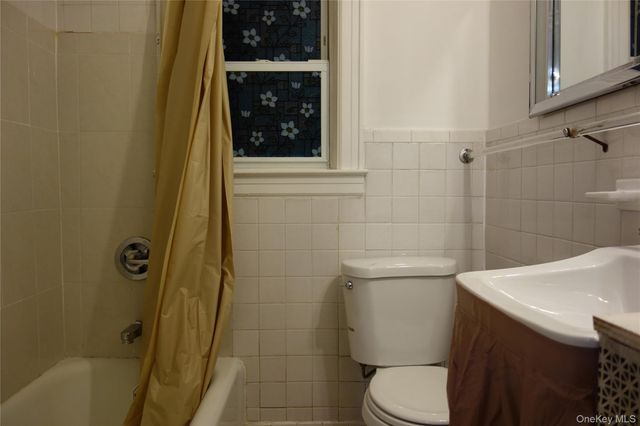 16011 84th Road, Jamaica Hills, NY 11432