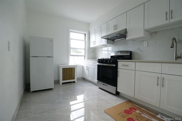 16011 84th Road, Jamaica Hills, NY 11432