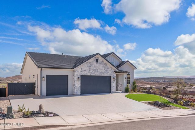 1886 N Chapman Drive, Washington, UT 84780