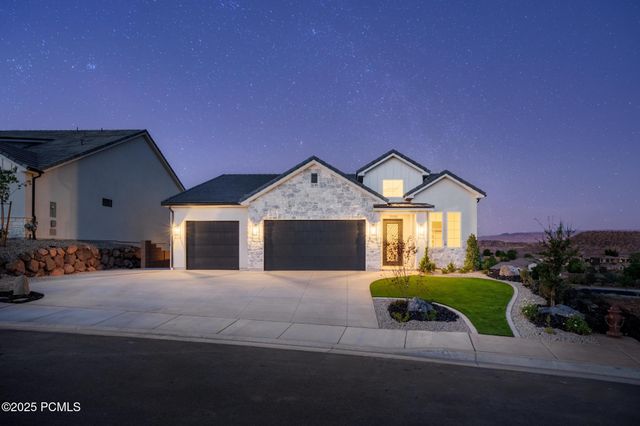 1886 N Chapman Drive, Washington, UT 84780