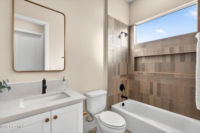 1886 N Chapman Drive, Washington, UT 84780