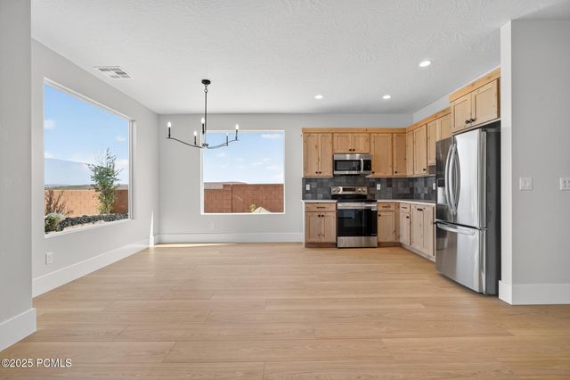 1886 N Chapman Drive, Washington, UT 84780