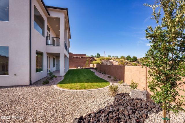 1886 N Chapman Drive, Washington, UT 84780