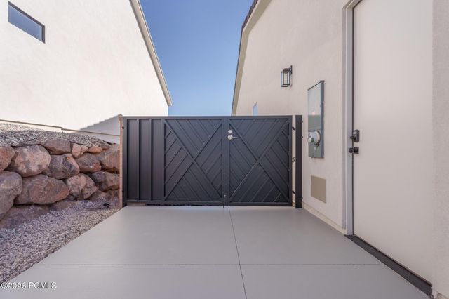 1886 N Chapman Drive, Washington, UT 84780