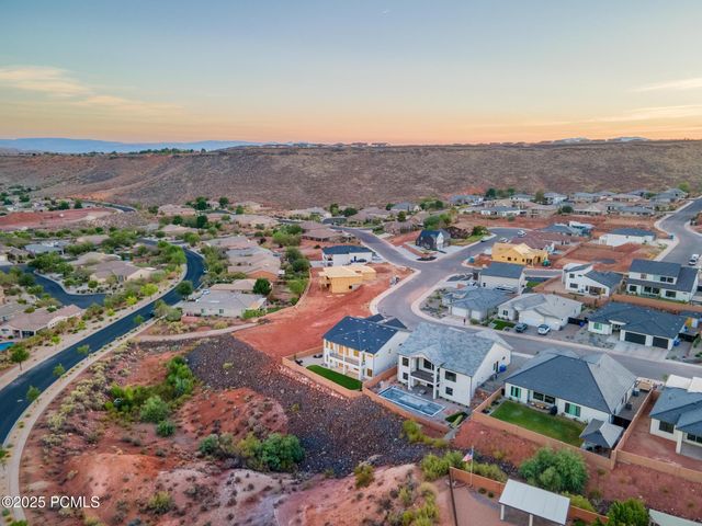 1886 N Chapman Drive, Washington, UT 84780