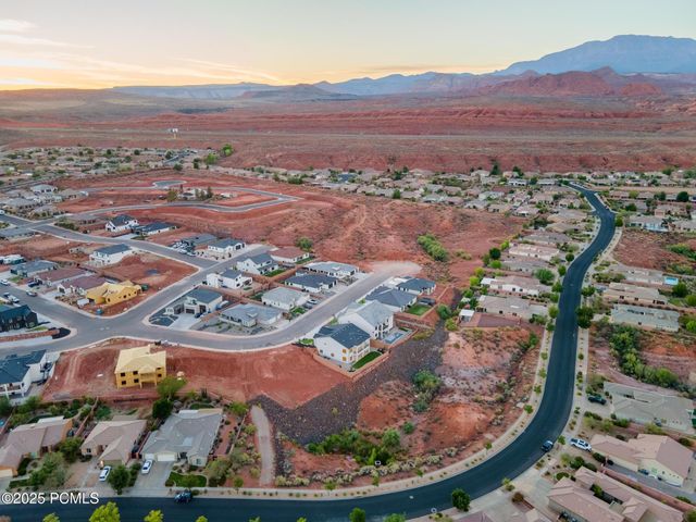 1886 N Chapman Drive, Washington, UT 84780