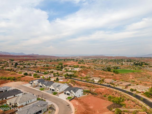 1886 N Chapman Drive, Washington, UT 84780