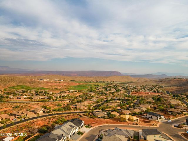 1886 N Chapman Drive, Washington, UT 84780