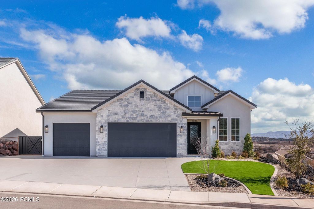 1886 N Chapman Drive, Washington, UT 84780