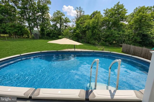 2832 GLEN HOLLOW DR, York, PA 17406