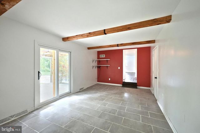 2832 GLEN HOLLOW DR, York, PA 17406