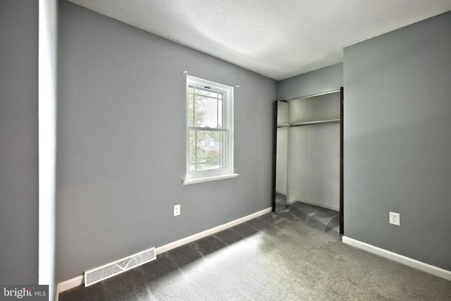 2832 GLEN HOLLOW DR, York, PA 17406