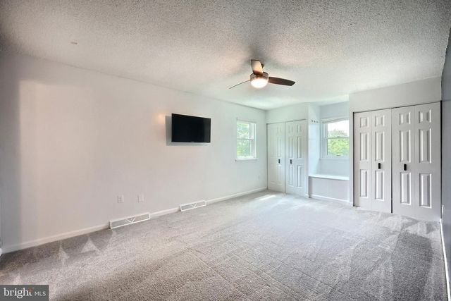 2832 GLEN HOLLOW DR, York, PA 17406