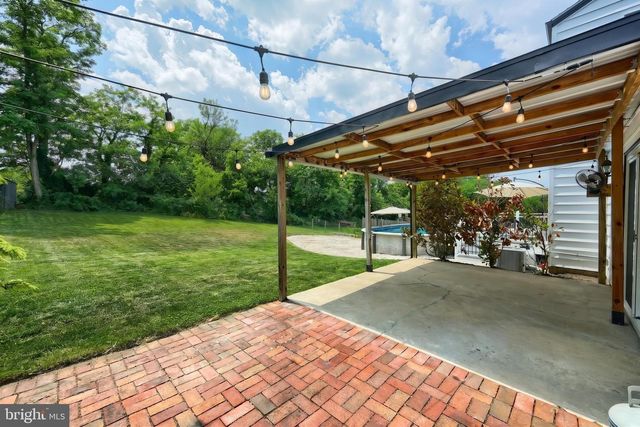 2832 GLEN HOLLOW DR, York, PA 17406