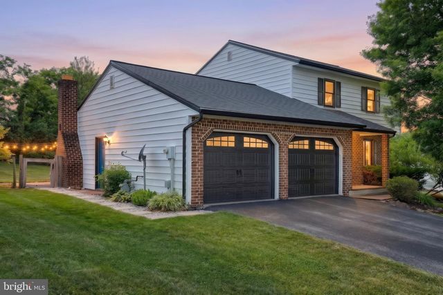 2832 GLEN HOLLOW DR, York, PA 17406