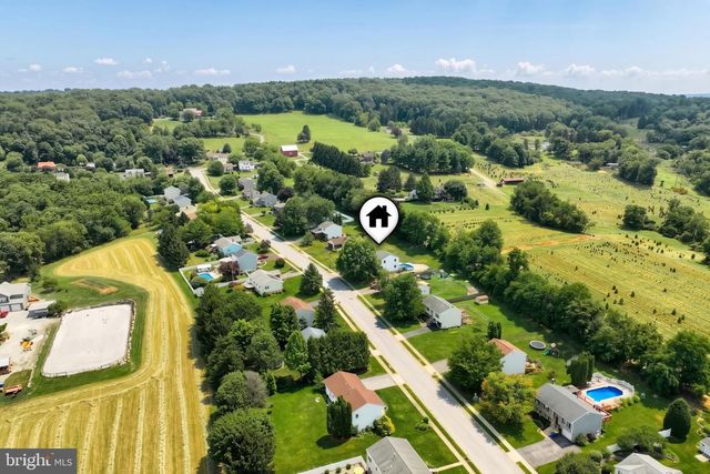 2832 GLEN HOLLOW DR, York, PA 17406